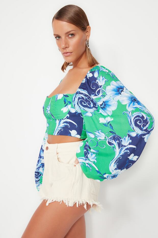 Floral Patterned Crop Woven Balloon Sleeve Beach