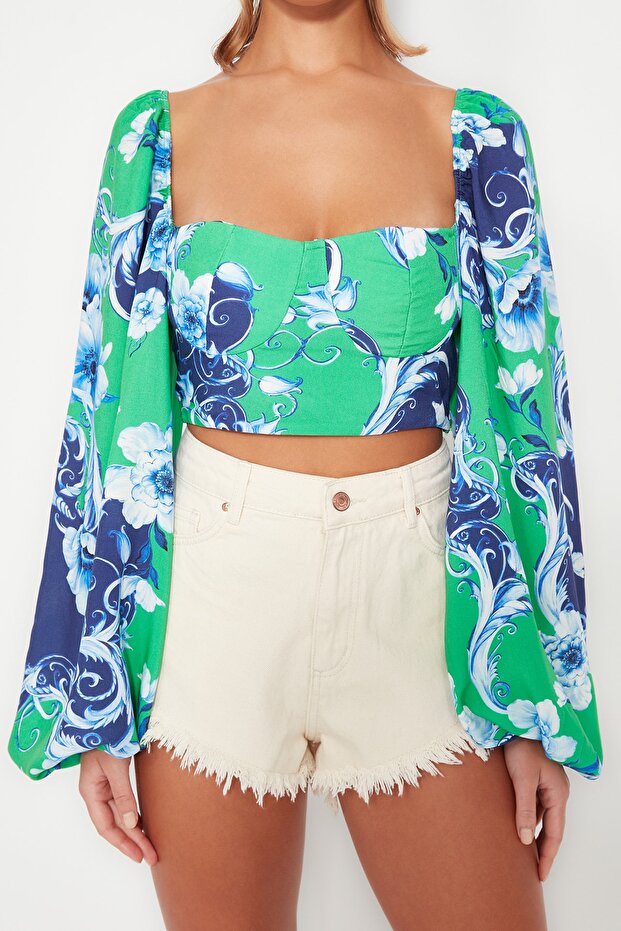 Floral Patterned Crop Woven Balloon Sleeve Beach