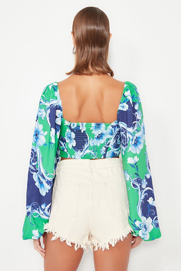Floral Patterned Crop Woven Balloon Sleeve Beach