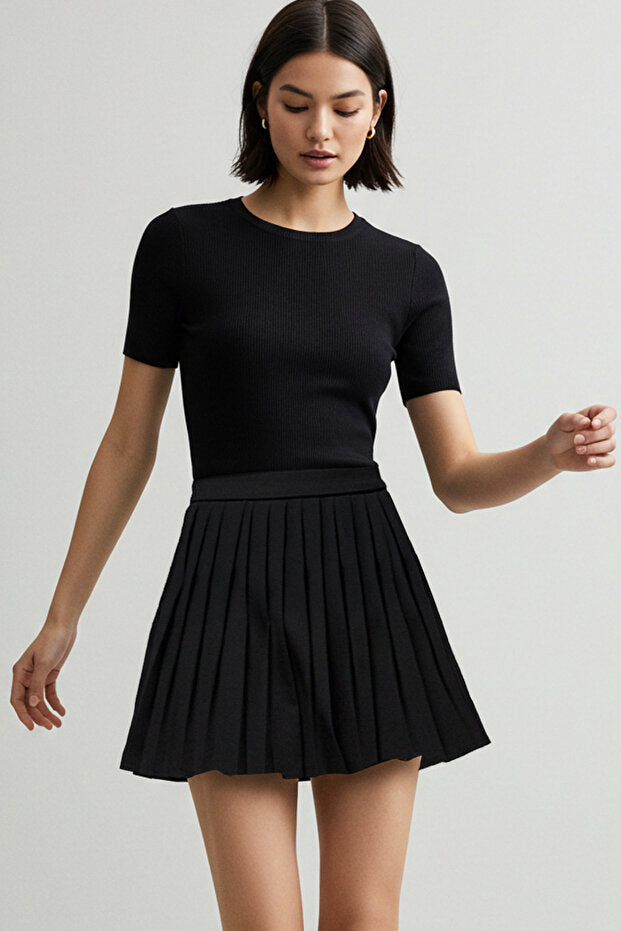 Black Pleated Mini Woven Skirt
